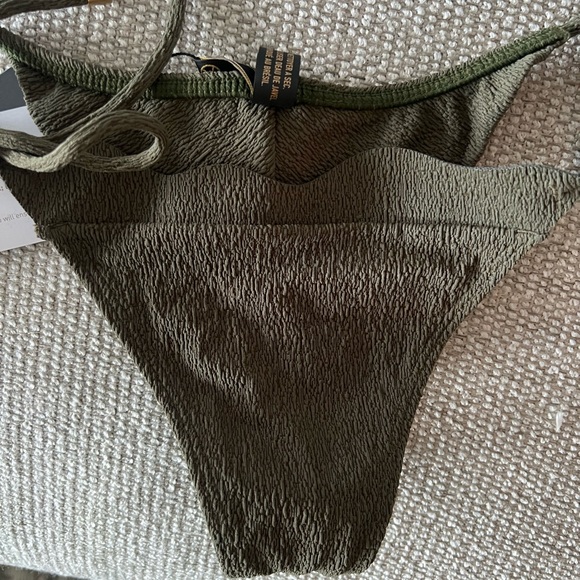 VIX Textured Bikini Set - Picture 2 of 7